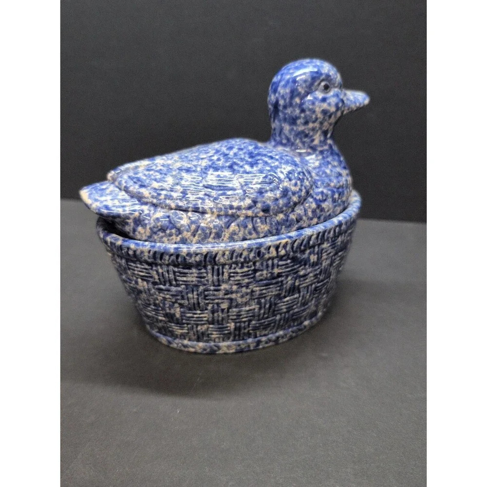 Spongeware Blue Ceramic Nesting Duck on Basket 2 quart Casserole Dish